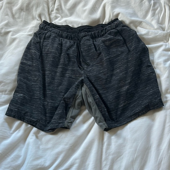 Size L men's lululemon running shorts - Picture 1 of 3